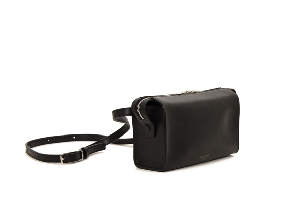 BA01 Mahogani Black